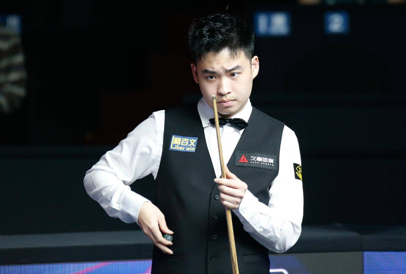 更凸显了他 更凸显了他